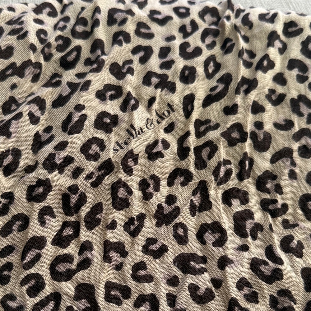 Stella & Dot Leopard scarf wrap - Picture 3 of 3